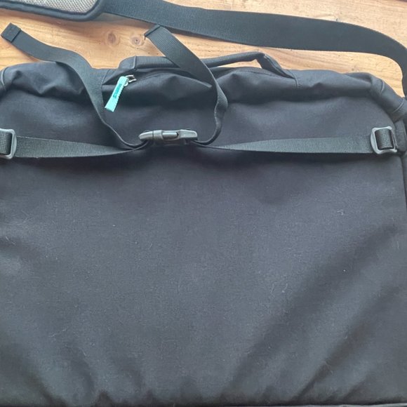 Osprey Flapjill messenger bag - Picture 3 of 13